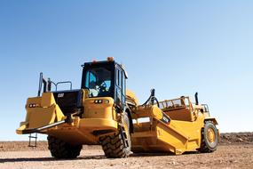 Dragline Cat 627H as a construction machinery