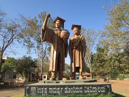 monument near karnataka university, dhawad, india, sculpture
