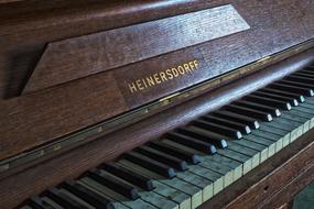 old heinersdorff Piano with dirty Keys