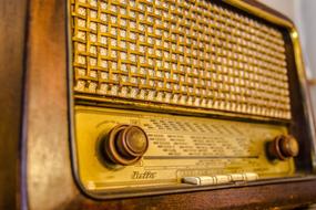 front panel of Antique Radio