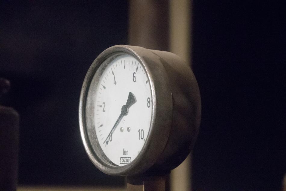 Gauge Bar clock