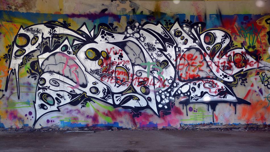 graffiti in the lost place