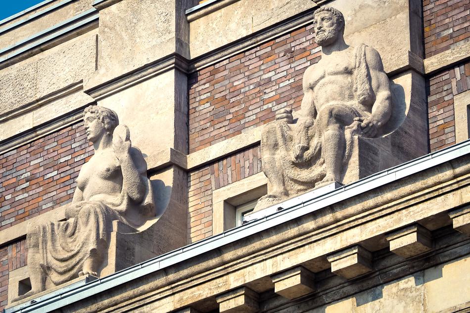 Facade Statue people