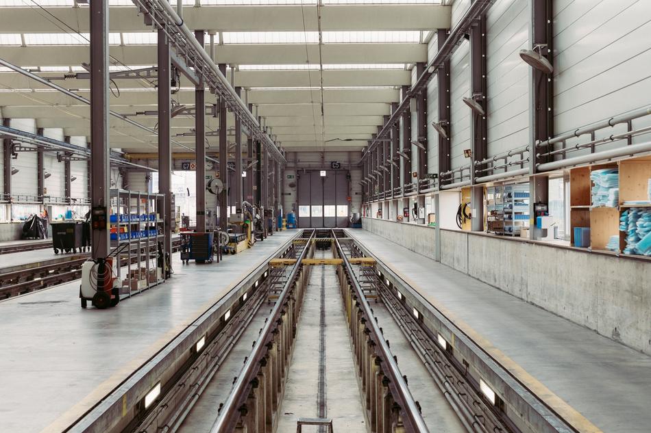 locomotive service pit