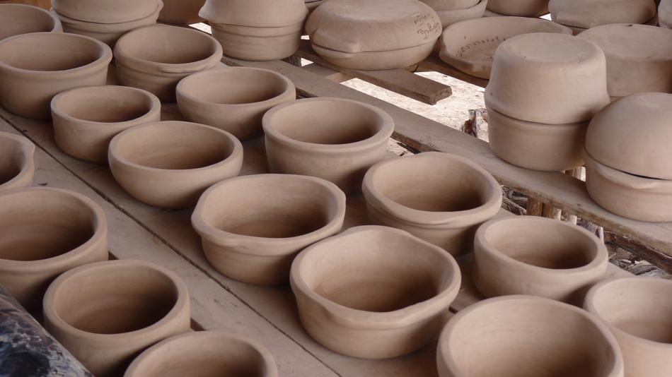work on ceramic dishes