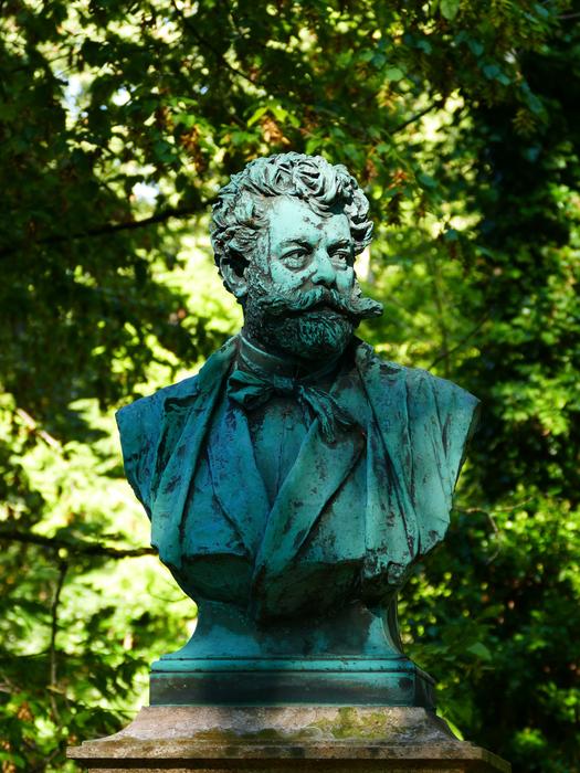 Bust Cemetery Munich