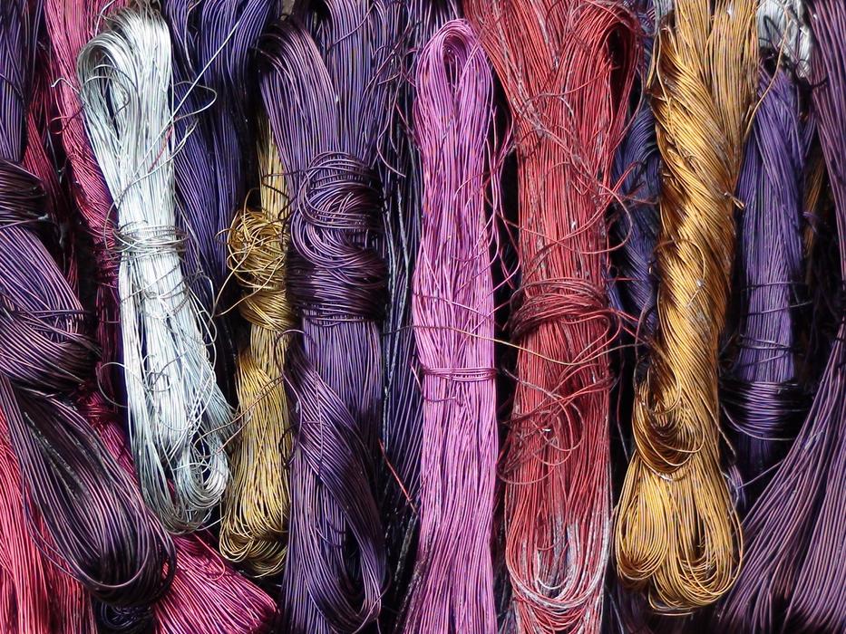 thin aluminum wires of different colors
