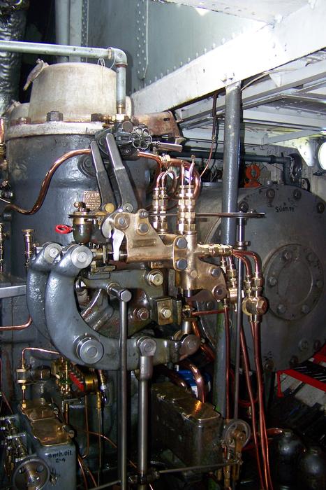transmission on the engine in the car