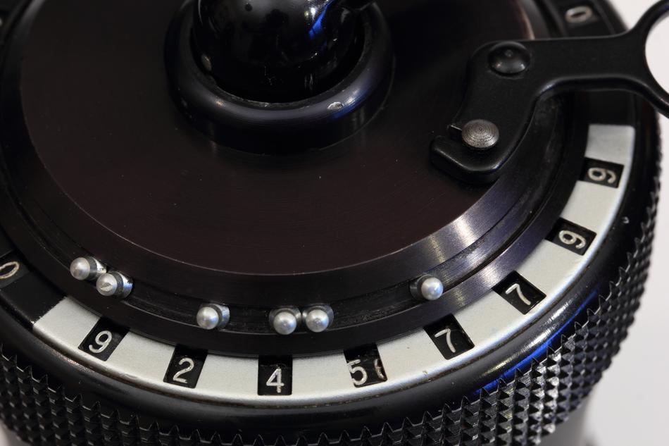 mechanical counter with dial
