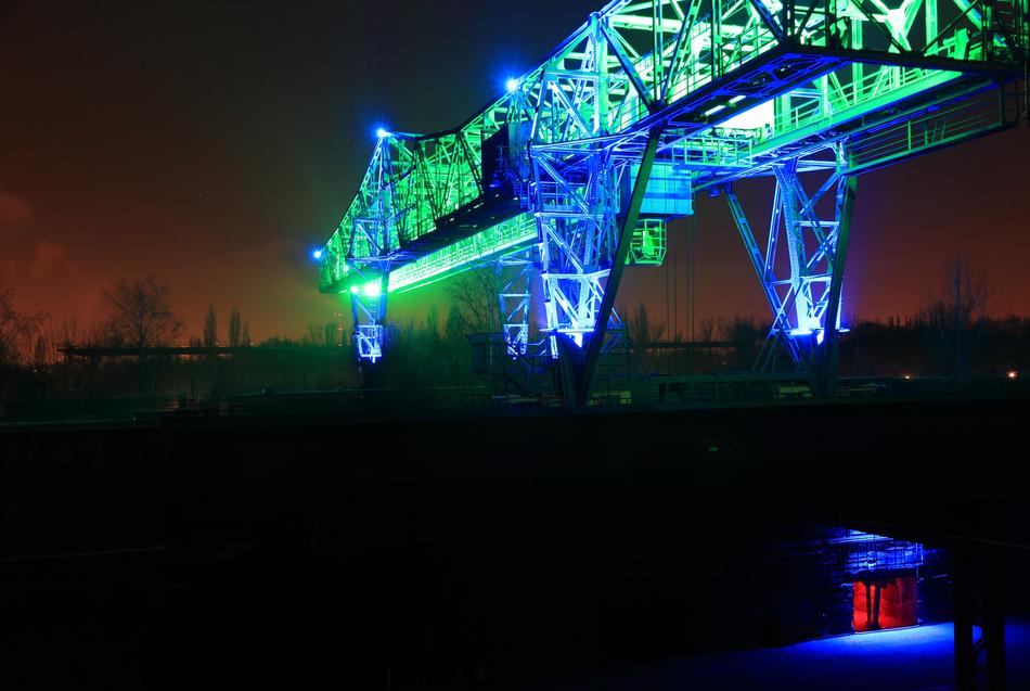 Landschaftspark in colorful night lighting