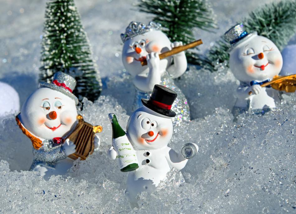 Snowman with Wine Drink