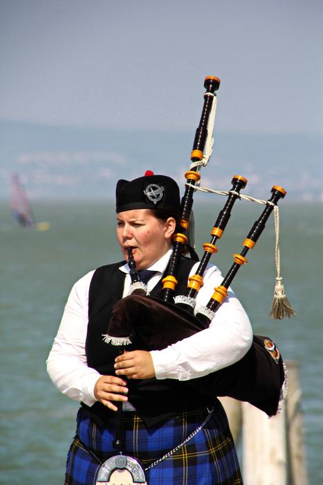 Bagpipes Pfeiferin man