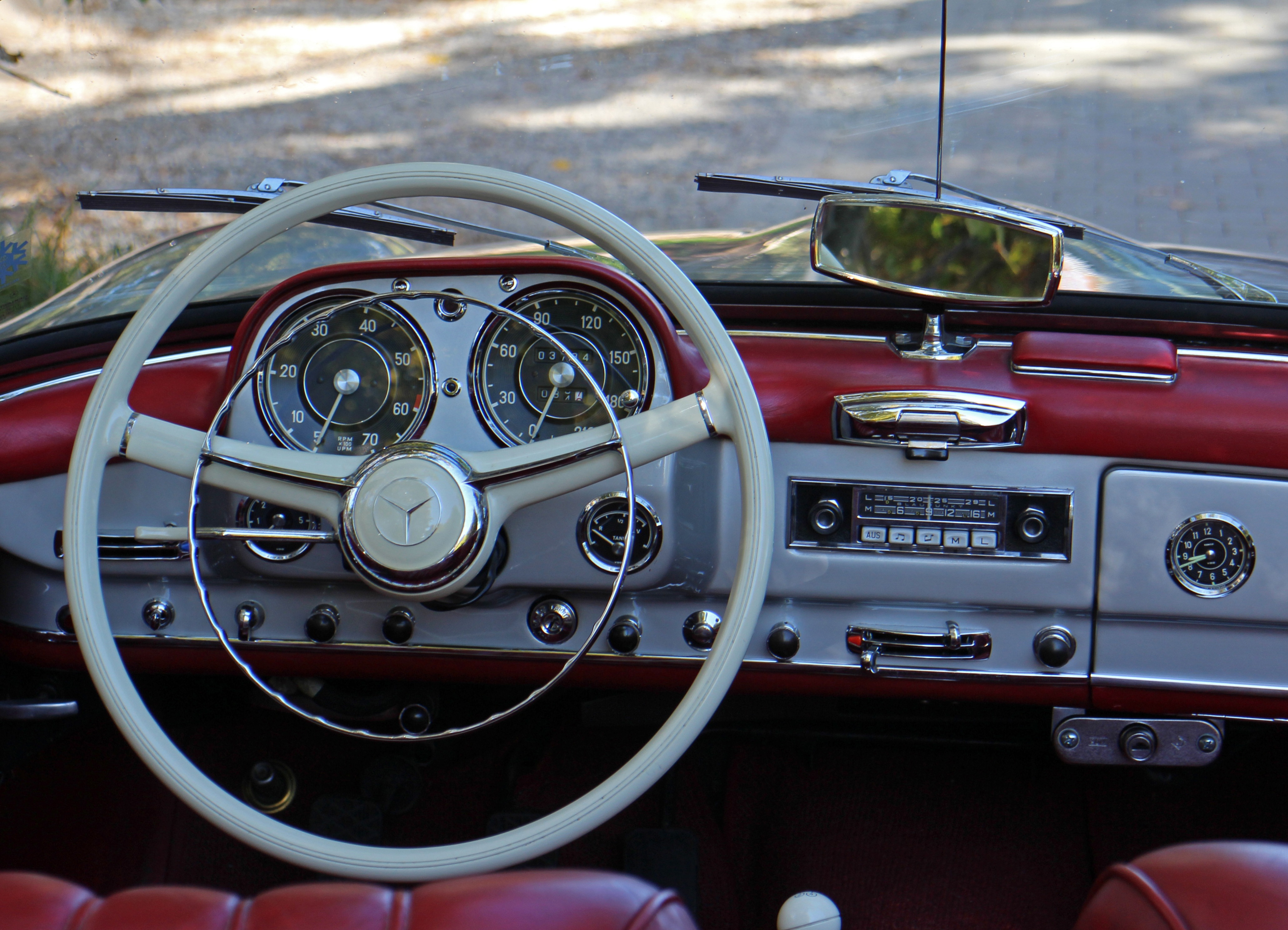 Old car dashboard car Radio