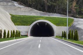 Tunnel Green