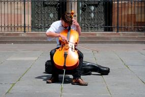 Musician Chello street