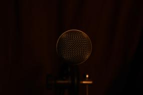 microphone photo in the dark