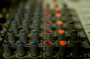 Radio Mixer red