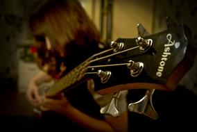 Guitar Girl