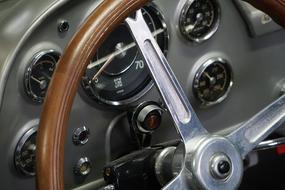 Oldtimer wood wheel