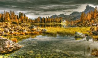 Lago Federa, scenic Alpine lake at fall