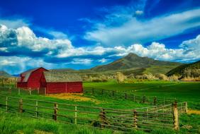 photo of wooden houses in the countryside in Wyoming, America