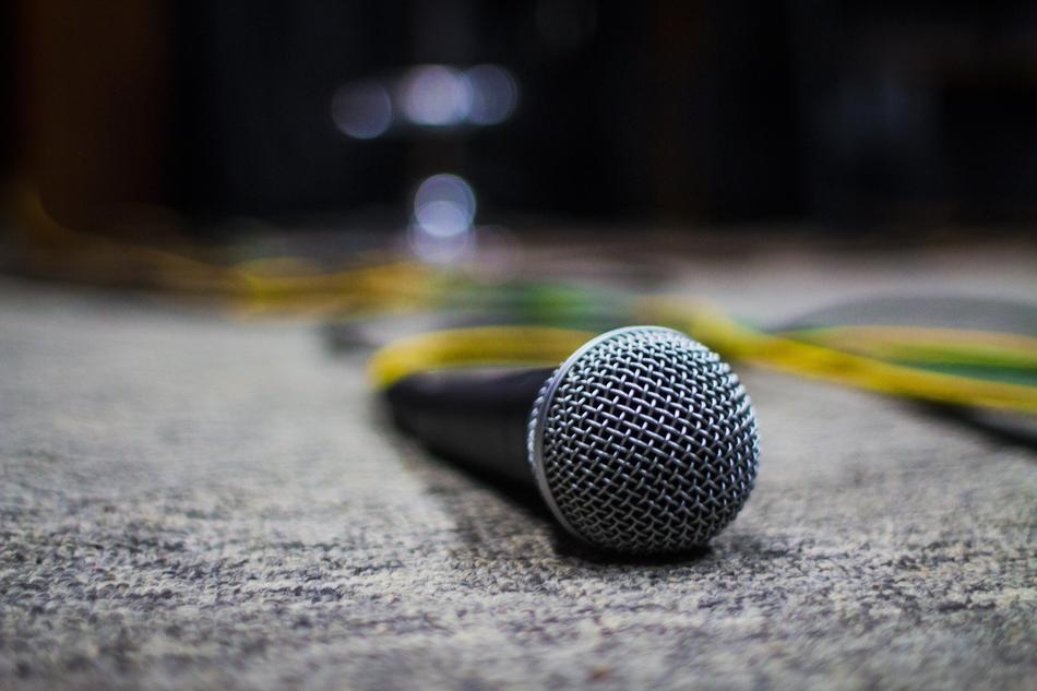 microphone is on the floor