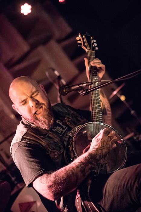 photo of Austin Stirling with banjo