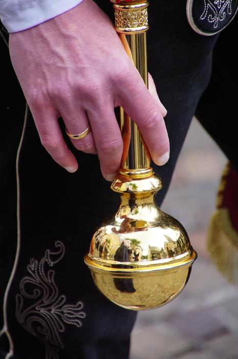 Hand gold microphone