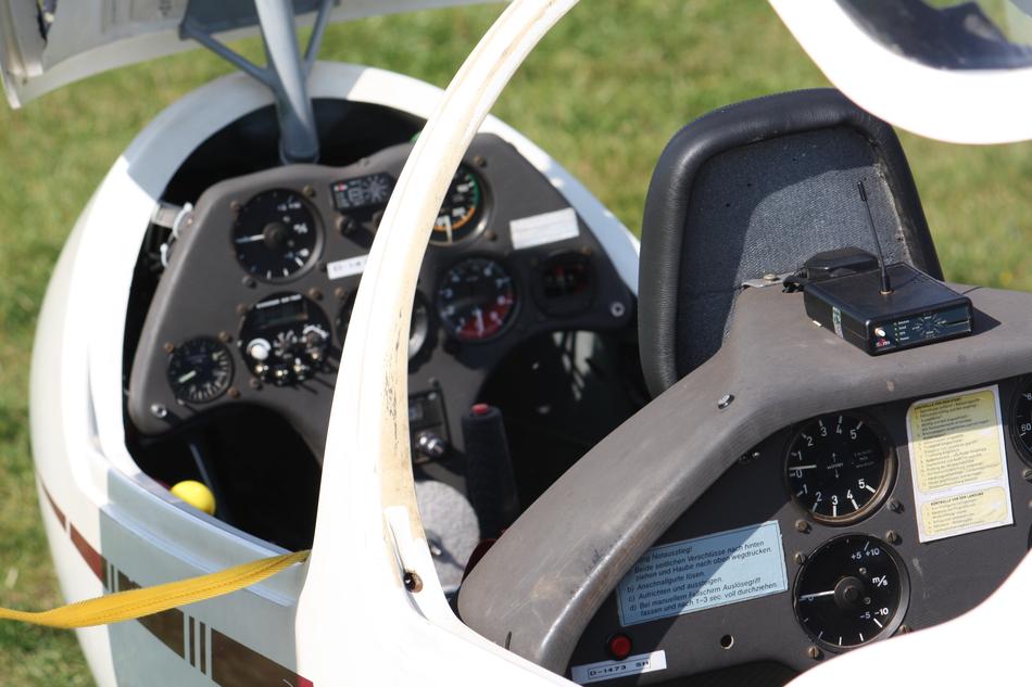 Gliding Cockpit Flight
