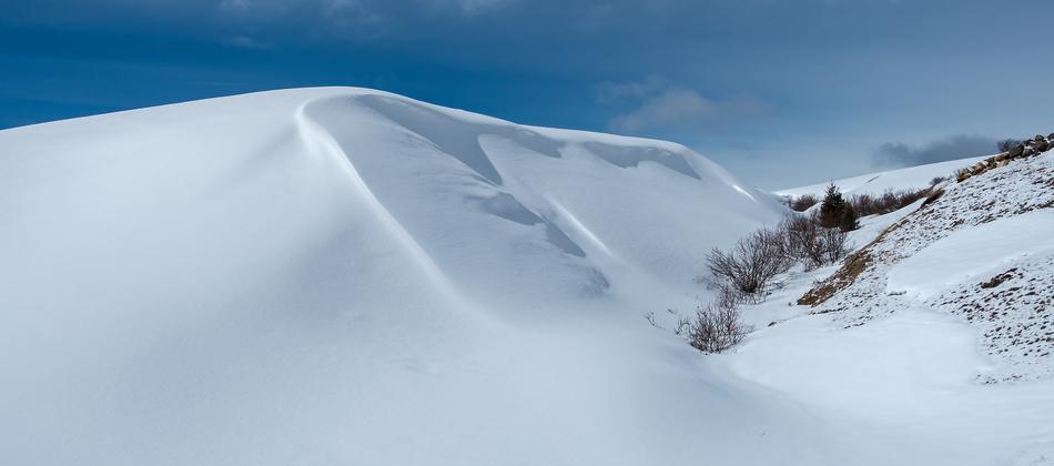 hills covered in snow in New Zealand