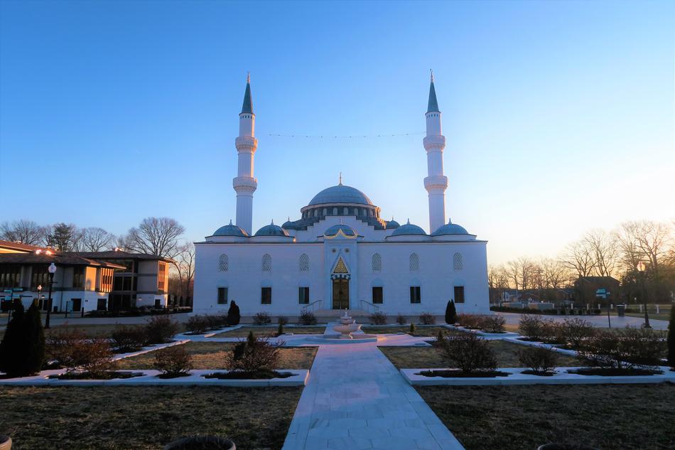 minaret building in Washington DC in the evening