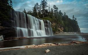 Tsusiat Falls River