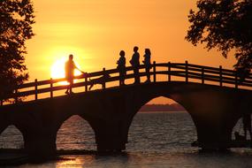 Sunset Park Bridge people