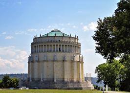 The Befreiungshalle is a neoclassical monument on the Michelsberg hill above the city of Kelheim in Bavaria