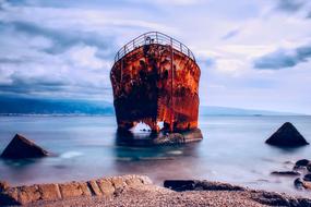 Messina red Ship