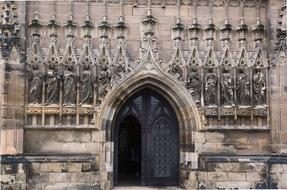 arched entrance to the zwickau cathedral
