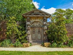 photo of an old gate in the park of Arundel Castle