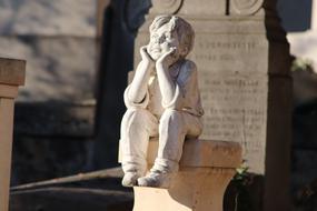 Sculpture small angel