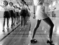 retro photo of a dance class in the 20th century