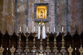 ravishing Rome Altar