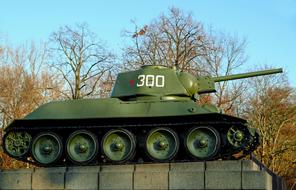 Tank of World War monument