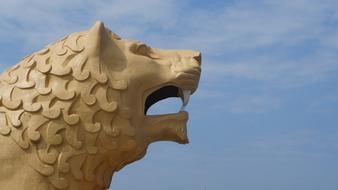 absolutely beautiful Lion Sculpture stone