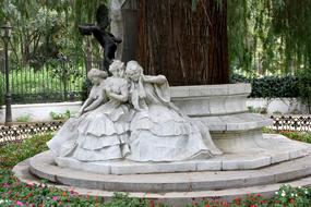 Becquer Statue in Park