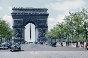 Arc De Triomphe Monument