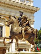 Rome Jumper horse statue