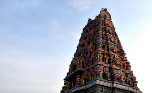 absolutely beautiful Hindu Panchalingeshwara Temple