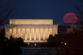 Lincoln Memorial Monument Full moon