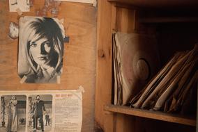 Cabinet Poster face girl