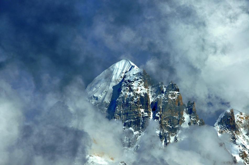Mountains Climb blue
