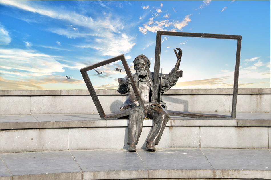 Sculpture of Painter